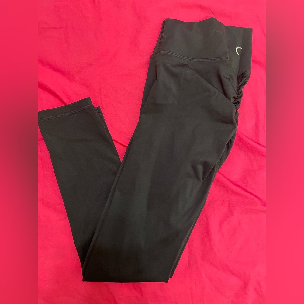 Black scrunchy leggings